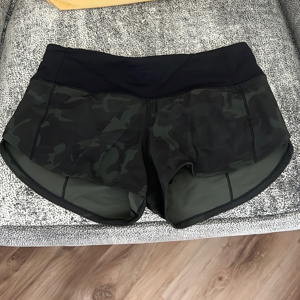 Lululemon Speed Up low rise short 2.5 inch